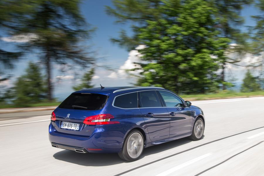  Peugeot 308 SW GT 2017 года  (WW) (фото 3 из 29)